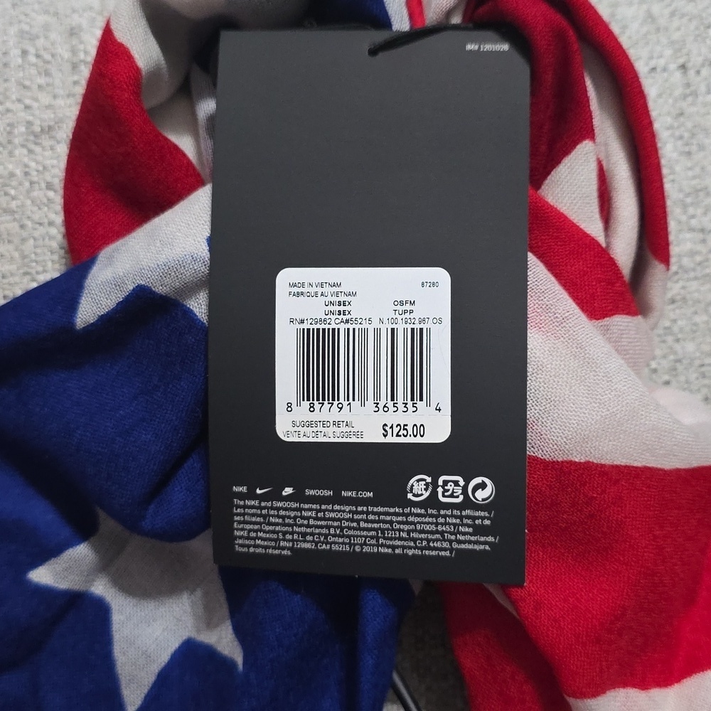 Nike Unisex Lightweight  American Flag Scarf - Picture 5 of 5